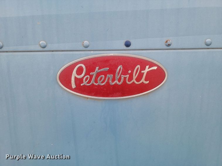 image for item NZ9941 2006 Peterbilt  379 semi truck