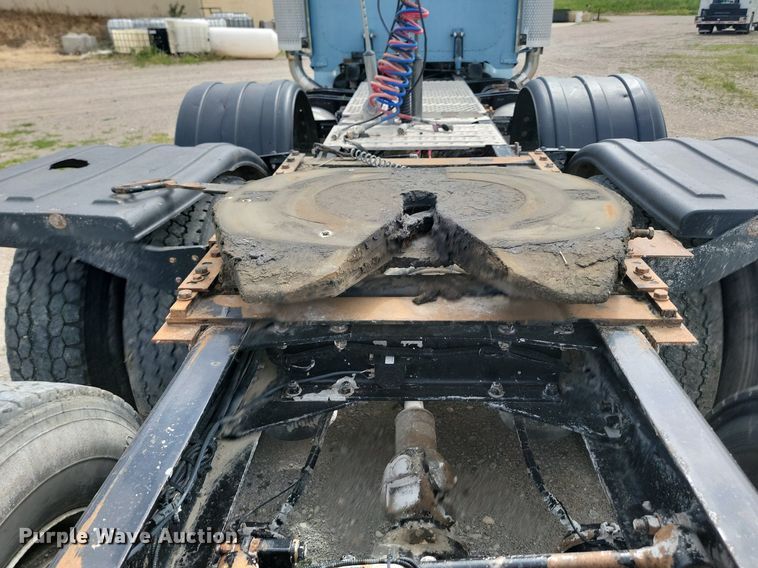 image for item NZ9941 2006 Peterbilt  379 semi truck