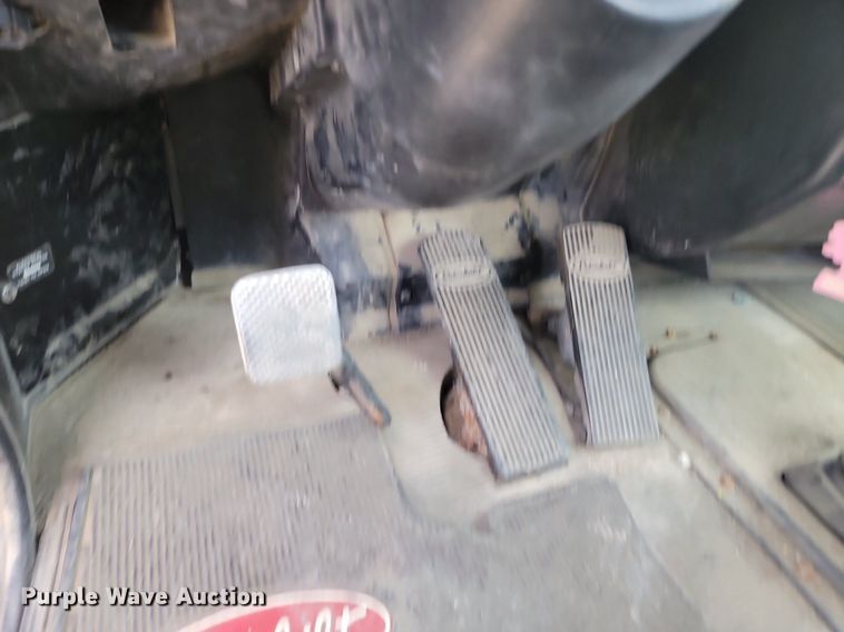 image for item NZ9941 2006 Peterbilt  379 semi truck