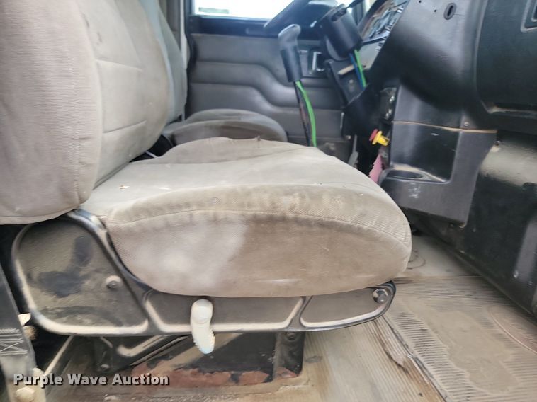 image for item NZ9941 2006 Peterbilt  379 semi truck