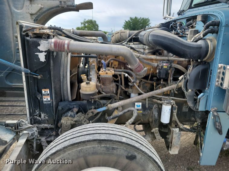 image for item NZ9941 2006 Peterbilt  379 semi truck