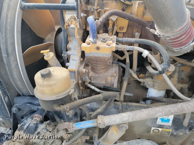 image for item NZ9941 2006 Peterbilt  379 semi truck