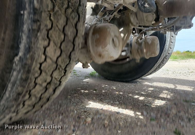 image for item NZ9941 2006 Peterbilt  379 semi truck