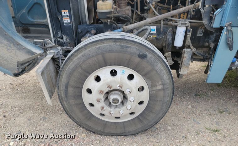 image for item NZ9941 2006 Peterbilt  379 semi truck