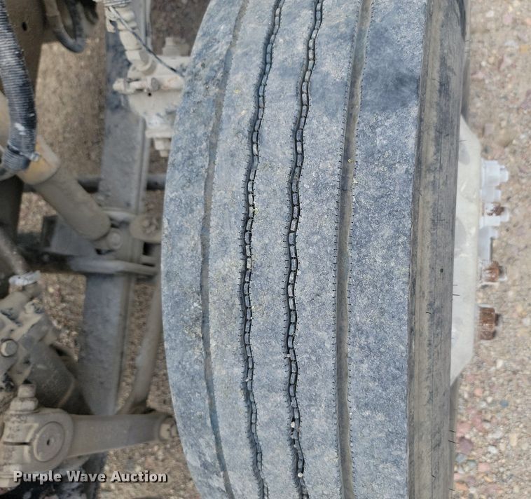 image for item NZ9941 2006 Peterbilt  379 semi truck