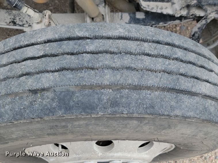 image for item NZ9941 2006 Peterbilt  379 semi truck