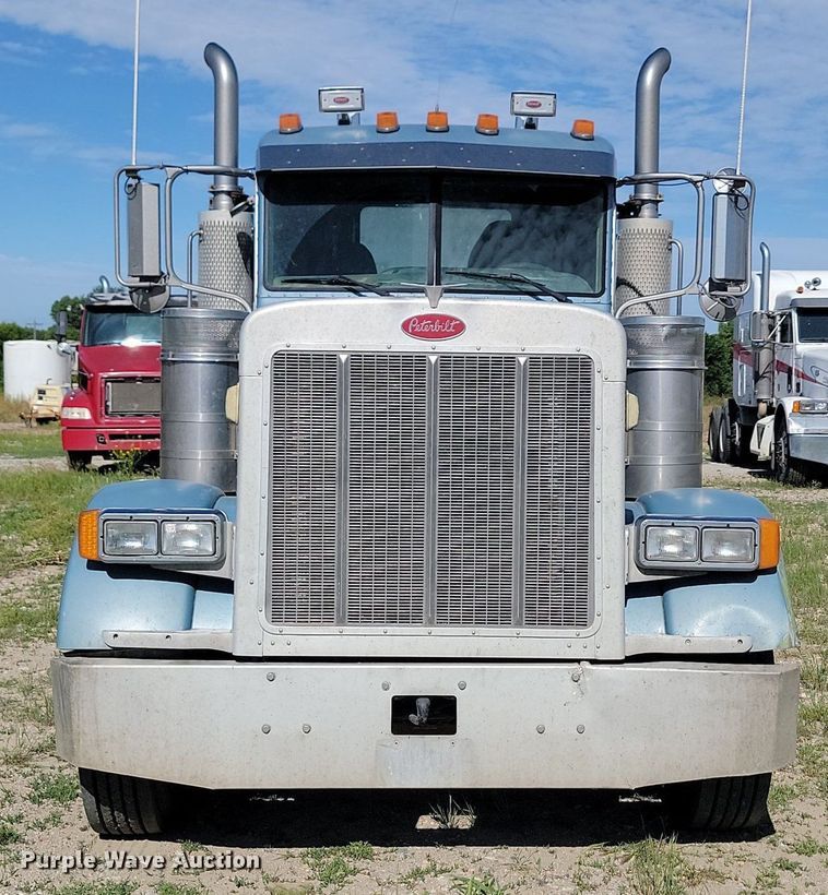 image for item NZ9942 2006 Peterbilt  379 semi truck