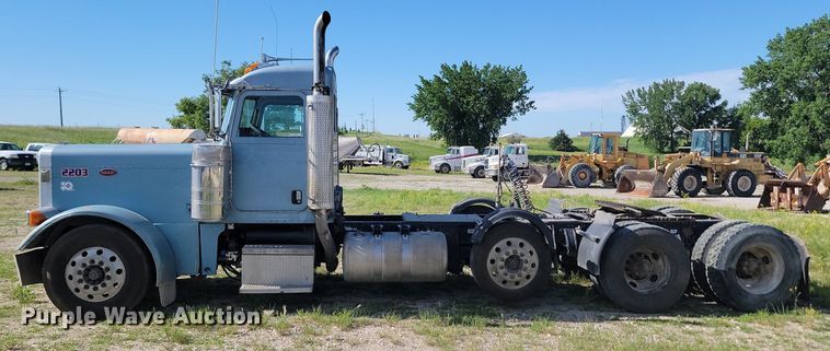 image for item NZ9942 2006 Peterbilt  379 semi truck