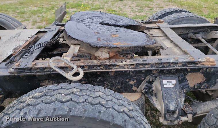 image for item NZ9942 2006 Peterbilt  379 semi truck