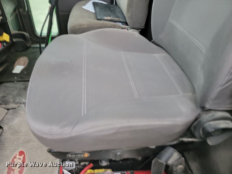 image for item NZ9942 2006 Peterbilt  379 semi truck