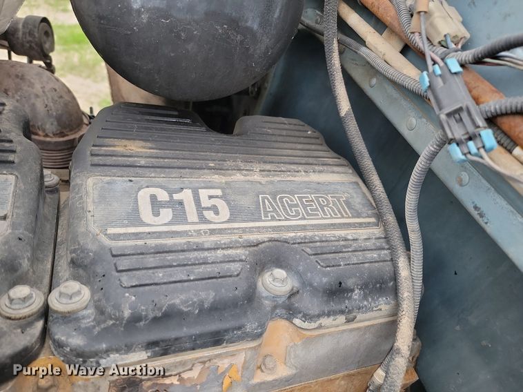 image for item NZ9942 2006 Peterbilt  379 semi truck