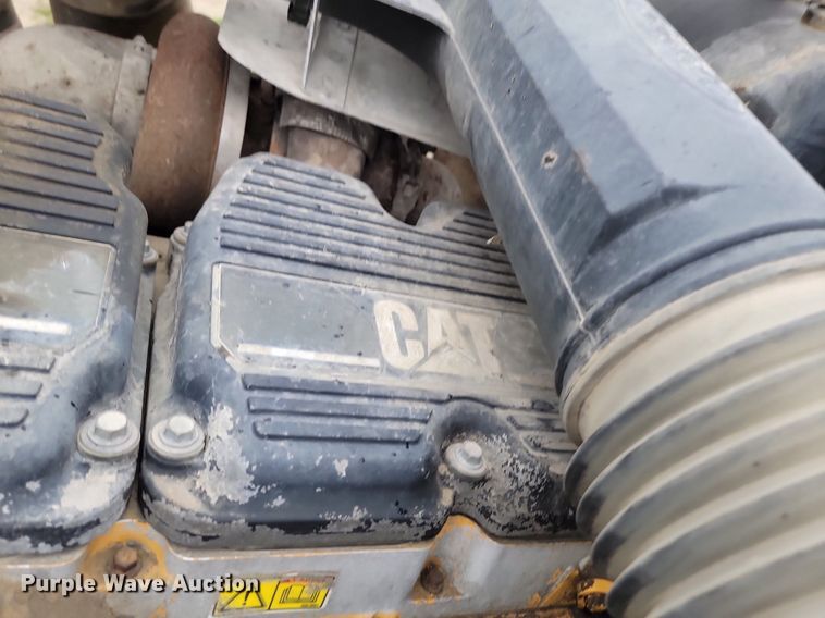 image for item NZ9942 2006 Peterbilt  379 semi truck