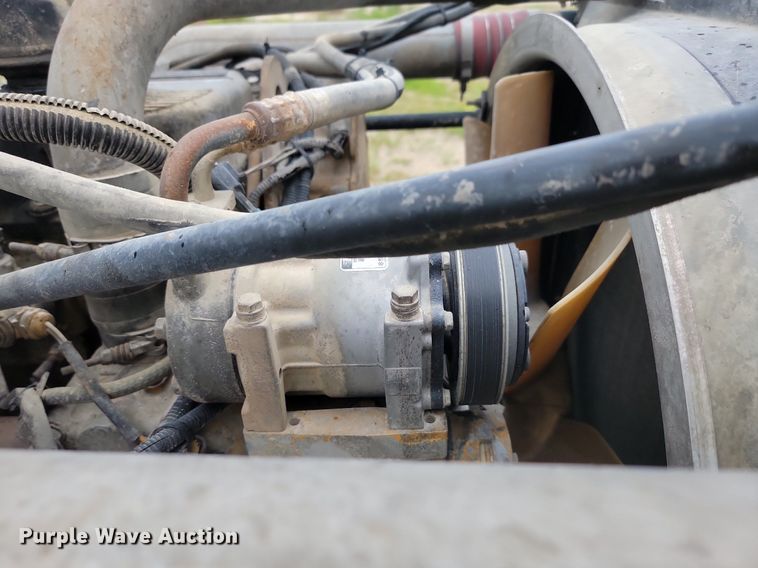 image for item NZ9942 2006 Peterbilt  379 semi truck