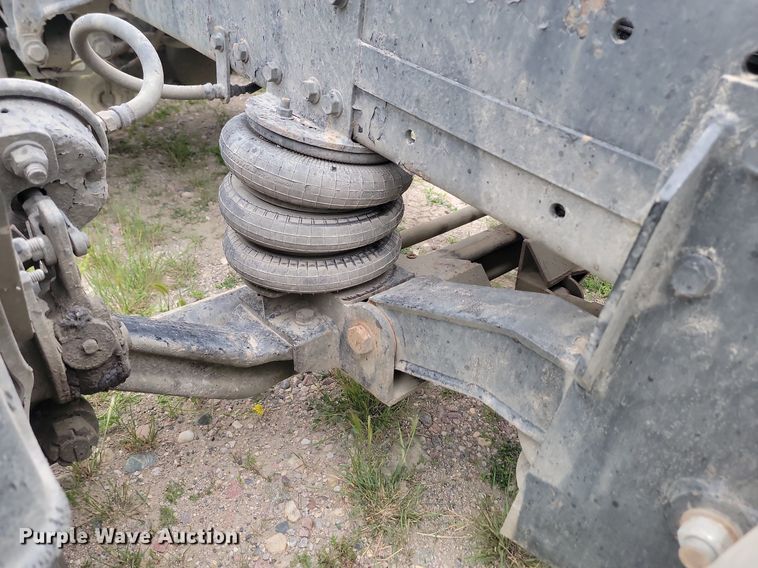 image for item NZ9942 2006 Peterbilt  379 semi truck