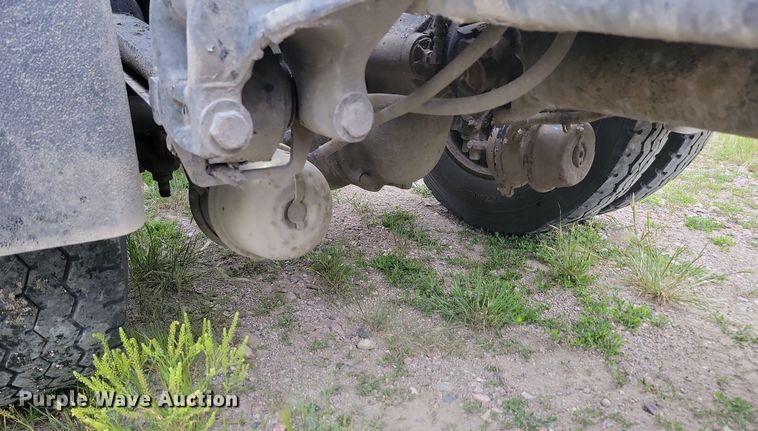 image for item NZ9942 2006 Peterbilt  379 semi truck