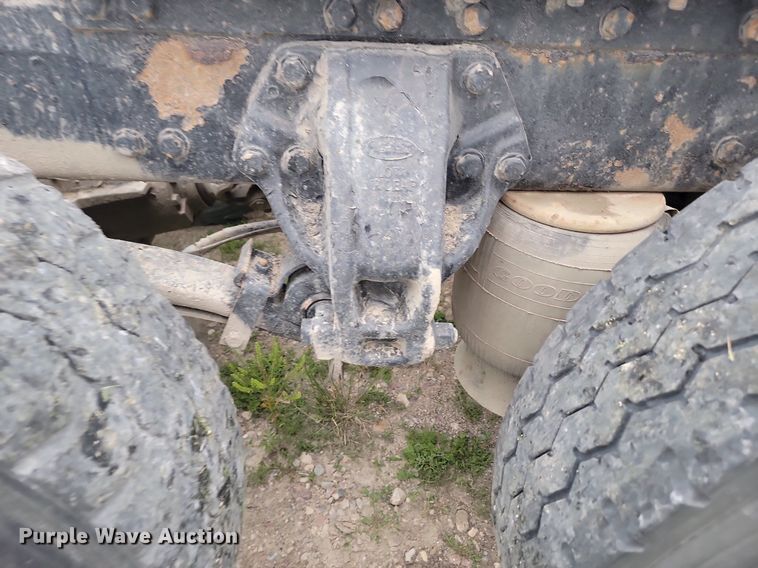 image for item NZ9942 2006 Peterbilt  379 semi truck