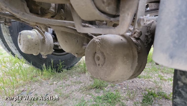 image for item NZ9942 2006 Peterbilt  379 semi truck