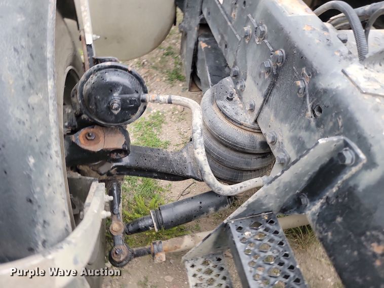 image for item NZ9942 2006 Peterbilt  379 semi truck