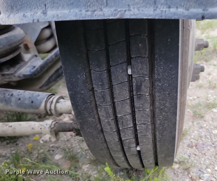 image for item NZ9942 2006 Peterbilt  379 semi truck