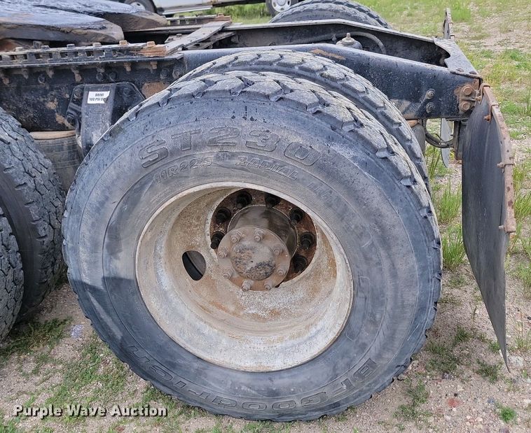 image for item NZ9942 2006 Peterbilt  379 semi truck