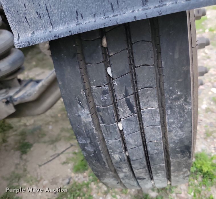 image for item NZ9942 2006 Peterbilt  379 semi truck