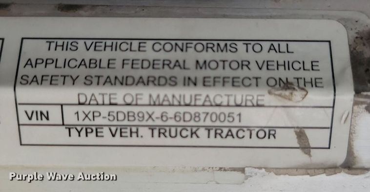 image for item NZ9942 2006 Peterbilt  379 semi truck