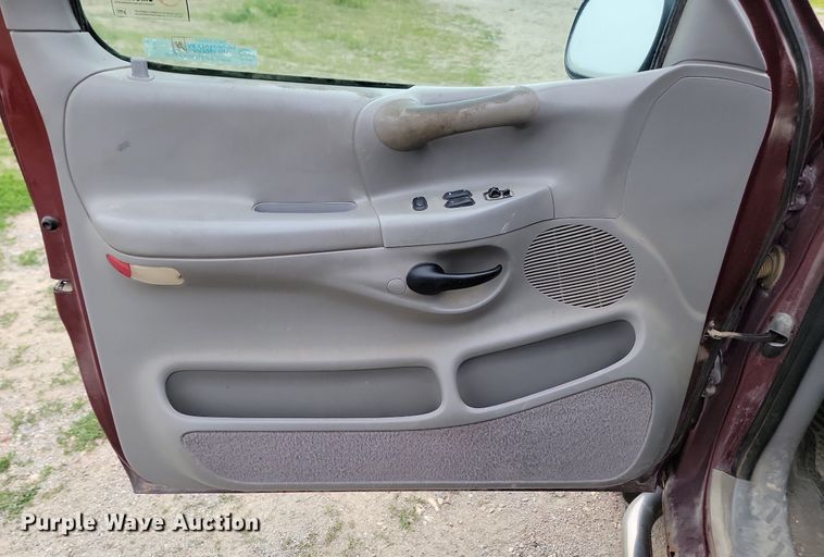 image for item NZ9944 1998 Ford F150 SuperCab pickup truck