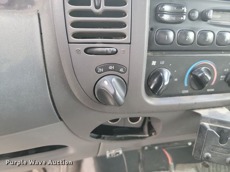 image for item NZ9944 1998 Ford F150 SuperCab pickup truck