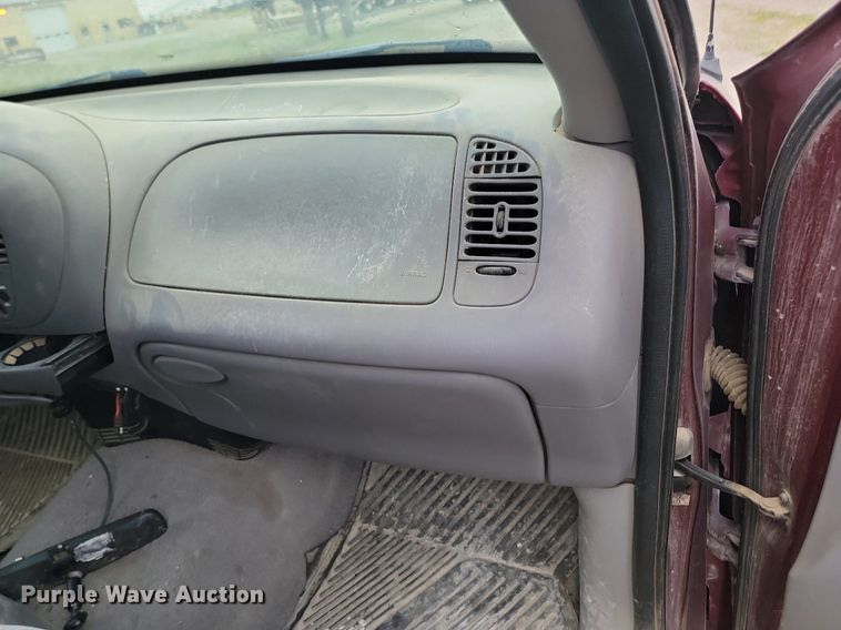 image for item NZ9944 1998 Ford F150 SuperCab pickup truck