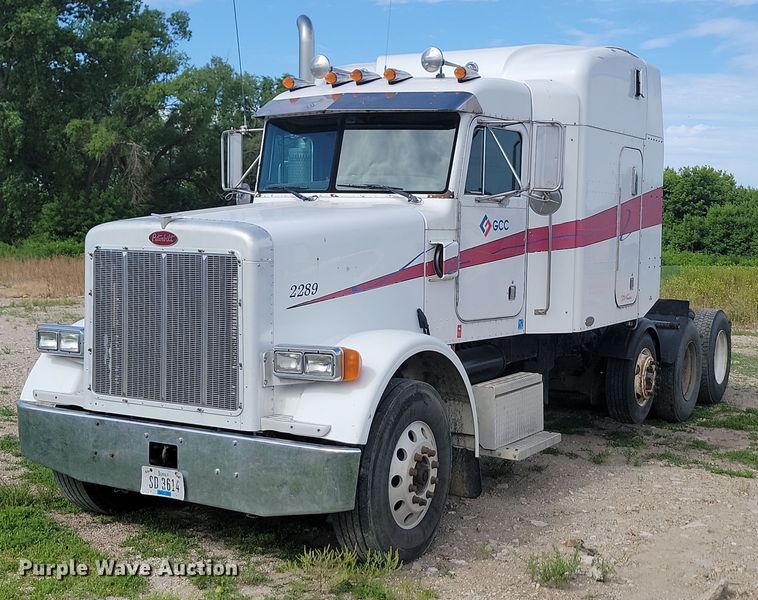 image for item NZ9947 2002 Peterbilt 378 semi truck