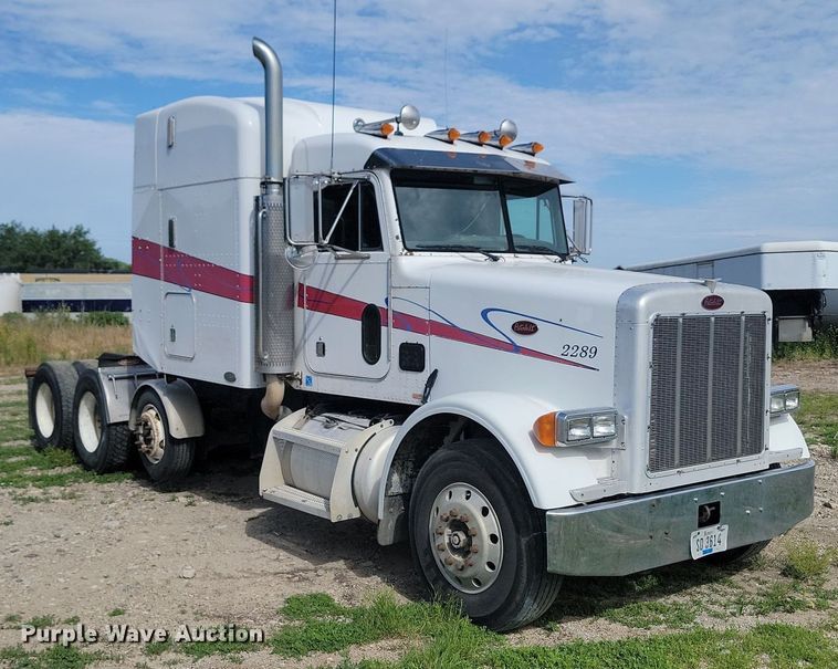 image for item NZ9947 2002 Peterbilt 378 semi truck