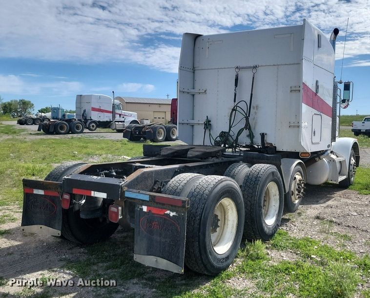image for item NZ9947 2002 Peterbilt 378 semi truck