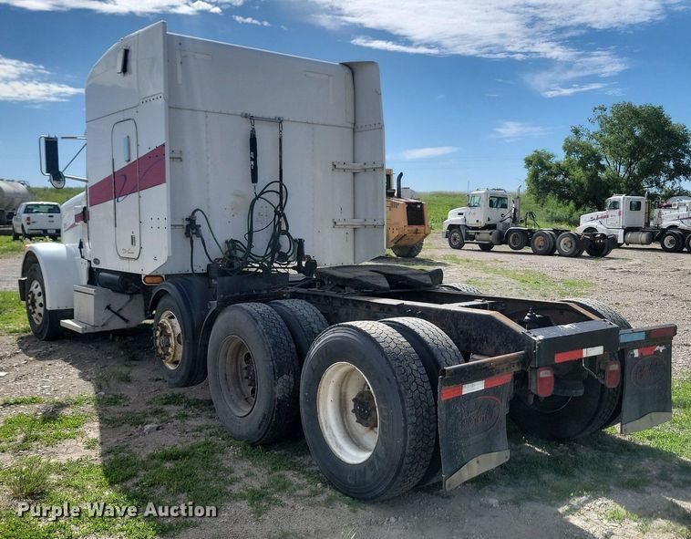 image for item NZ9947 2002 Peterbilt 378 semi truck