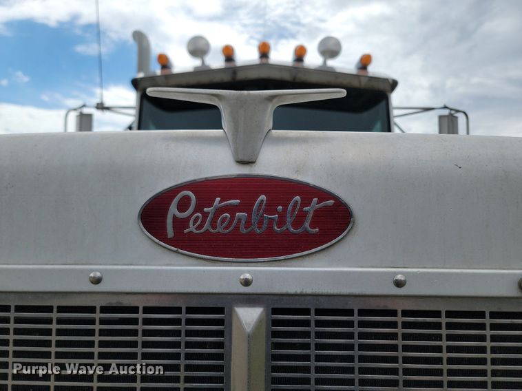 image for item NZ9947 2002 Peterbilt 378 semi truck