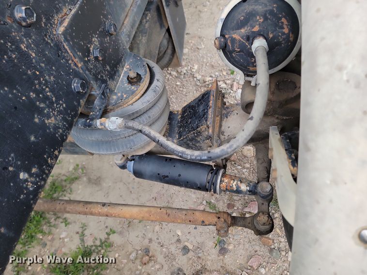 image for item NZ9947 2002 Peterbilt 378 semi truck