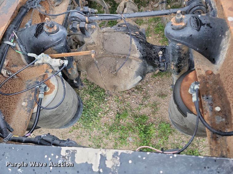 image for item NZ9947 2002 Peterbilt 378 semi truck