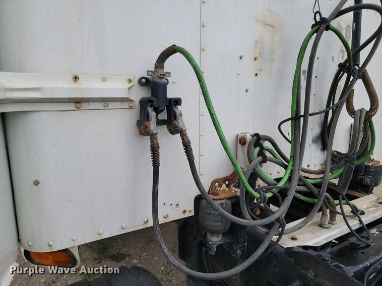 image for item NZ9947 2002 Peterbilt 378 semi truck