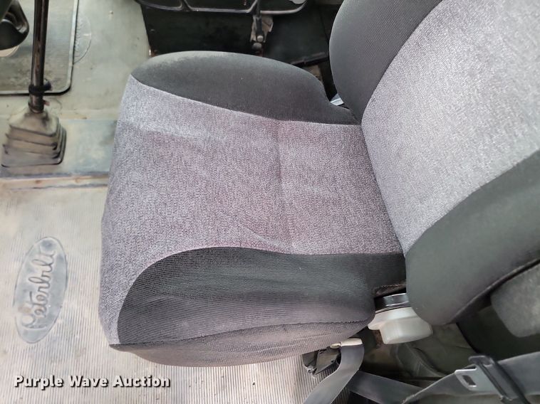 image for item NZ9947 2002 Peterbilt 378 semi truck