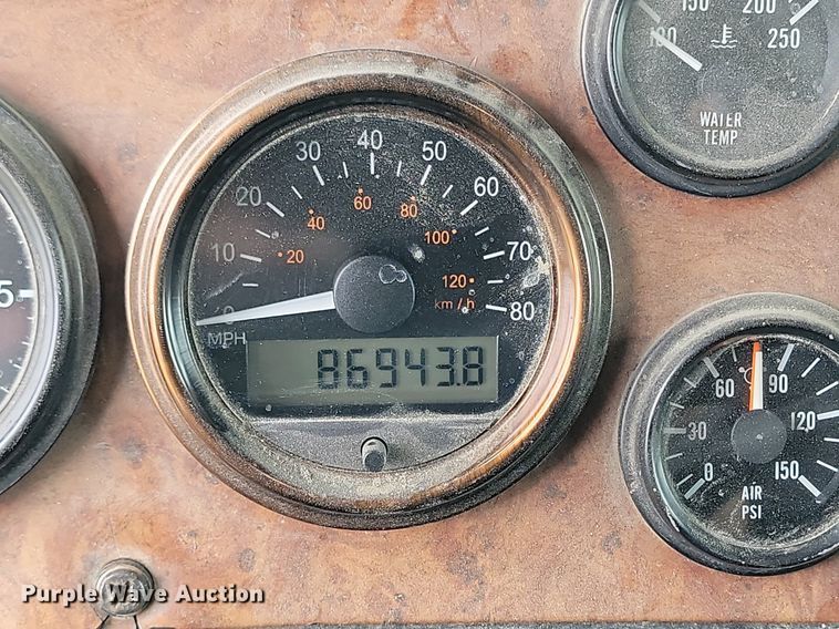 image for item NZ9947 2002 Peterbilt 378 semi truck