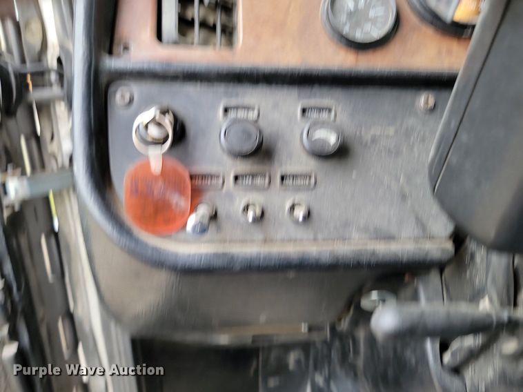 image for item NZ9947 2002 Peterbilt 378 semi truck