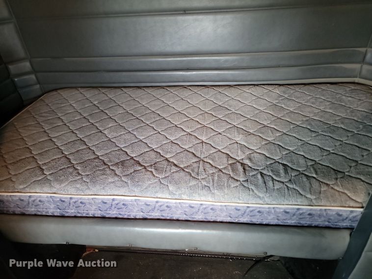 image for item NZ9947 2002 Peterbilt 378 semi truck