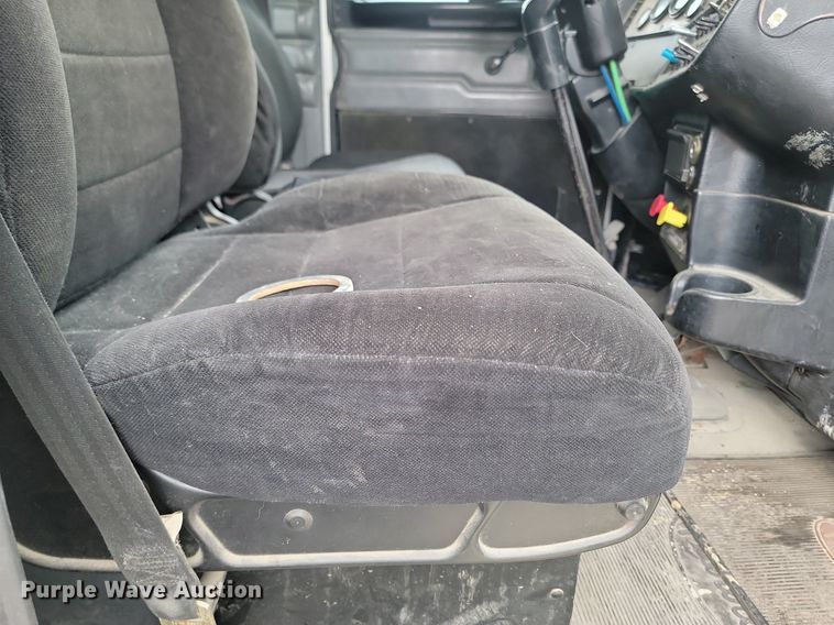 image for item NZ9947 2002 Peterbilt 378 semi truck