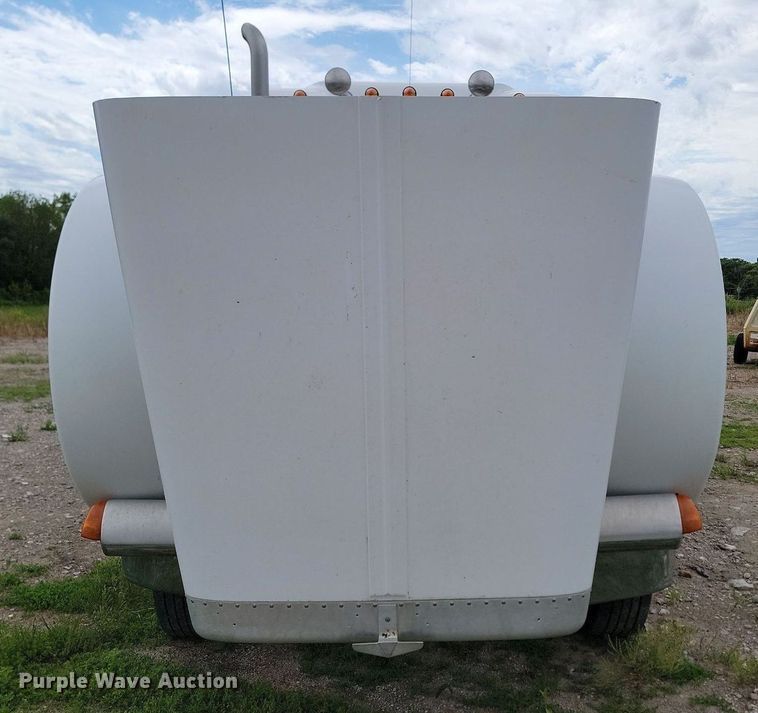 image for item NZ9947 2002 Peterbilt 378 semi truck