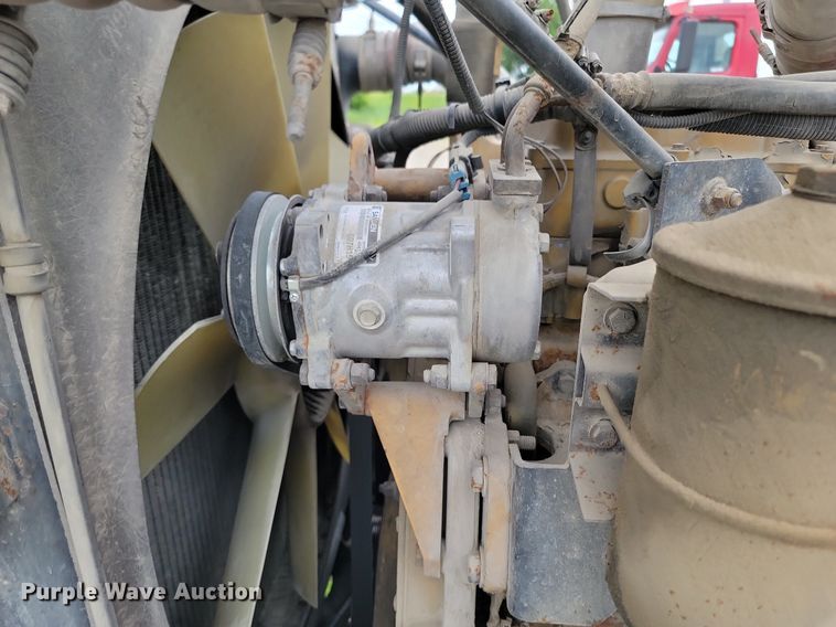 image for item NZ9947 2002 Peterbilt 378 semi truck