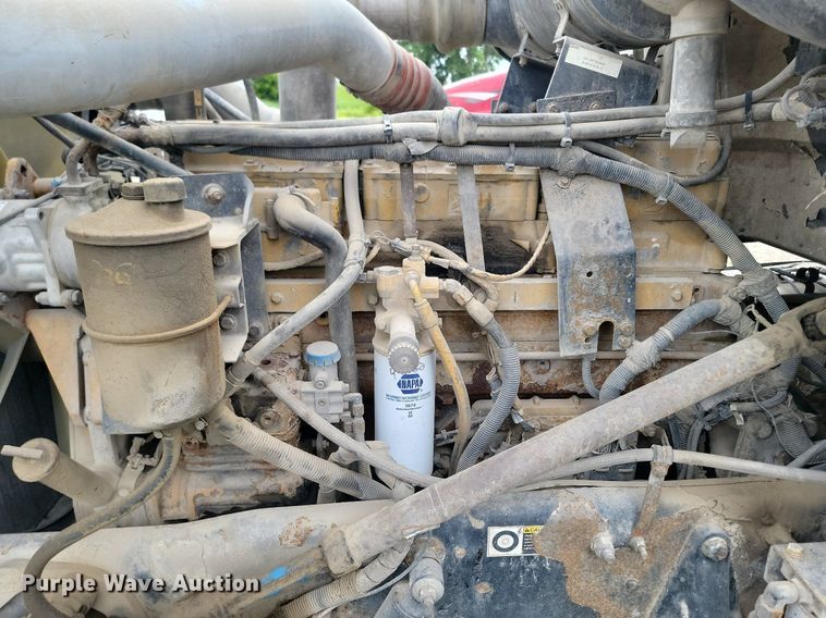 image for item NZ9947 2002 Peterbilt 378 semi truck