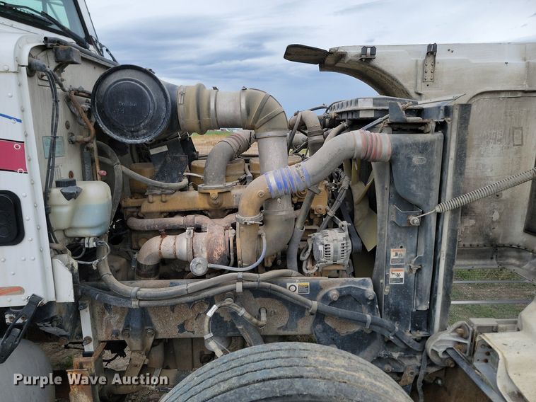 image for item NZ9947 2002 Peterbilt 378 semi truck