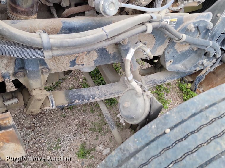 image for item NZ9947 2002 Peterbilt 378 semi truck