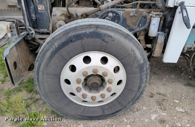 image for item NZ9947 2002 Peterbilt 378 semi truck