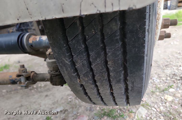 image for item NZ9947 2002 Peterbilt 378 semi truck