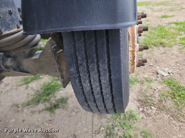 image for item NZ9947 2002 Peterbilt 378 semi truck